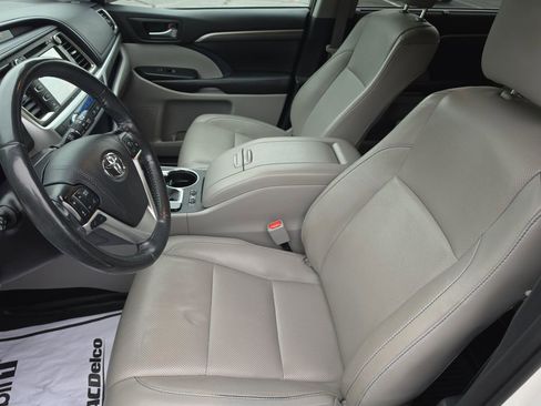Used 2019 Toyota Highlander Limited Platinum AWD/4WD image 15