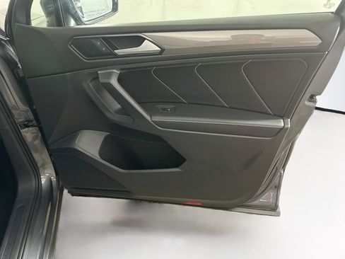 Used 2022 Volkswagen Tiguan SE FWD image 30