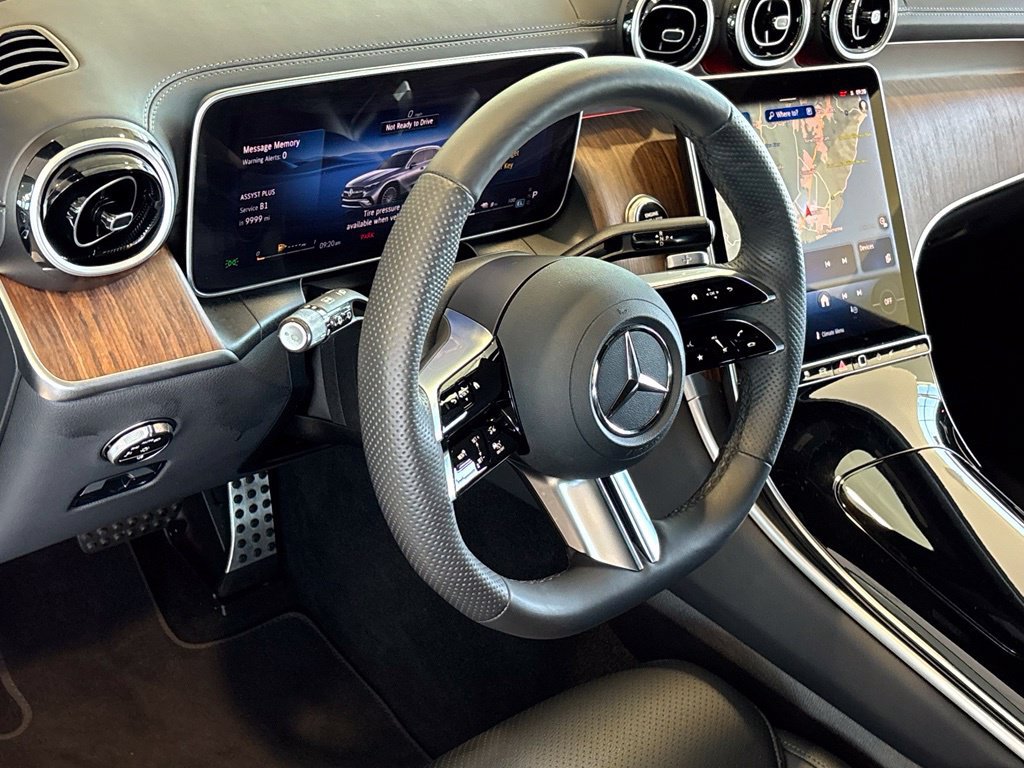 Used 2025 Mercedes-Benz GLC 350e 4MATIC image 16