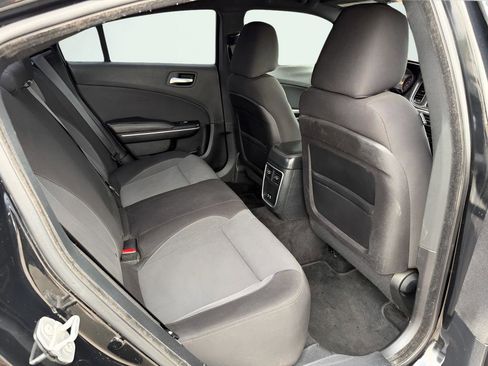 Used 2015 Dodge Charger SE RWD image 27