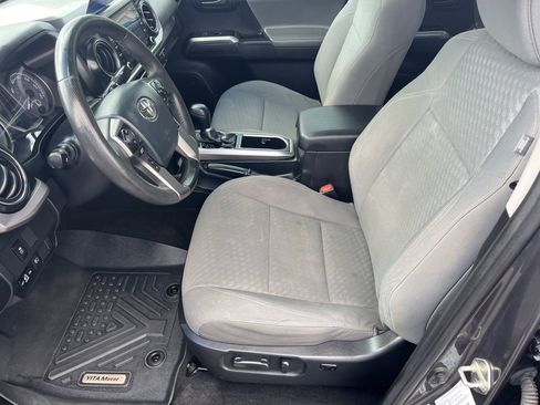 Used 2020 Toyota Tacoma 4x4 Double Cab image 18