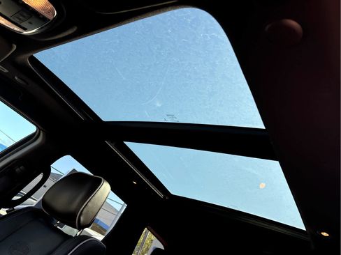 Used 2019 Jeep Grand Cherokee Overland image 9