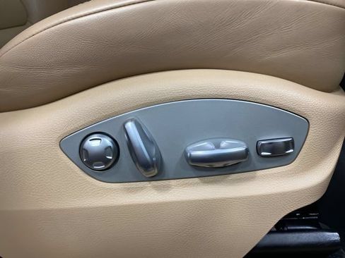 Used 2021 Porsche Macan AWD/4WD image 31