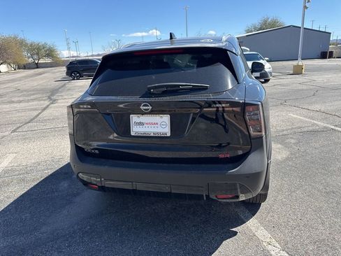 Used 2025 Nissan Kicks SR w/ SR Premium Package image 9