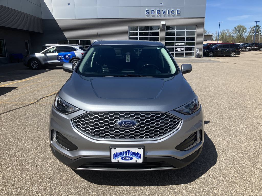 Used 2024 Ford Edge SEL w/ Convenience Package AWD/4WD image 3