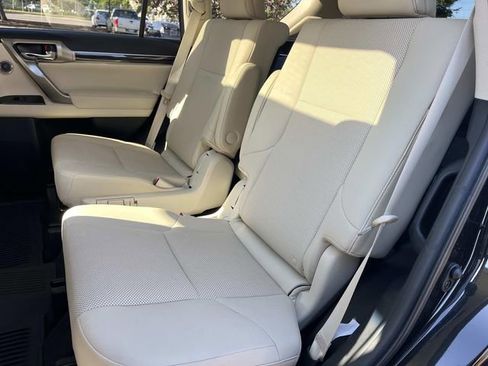 Used 2023 Lexus GX 460 Premium AWD/4WD image 24