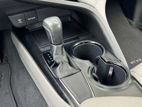 Used 2019 Toyota Camry SE w/ Carpet Mat Package FWD image 25