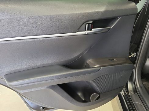 Used 2022 Toyota Camry LE FWD image 14