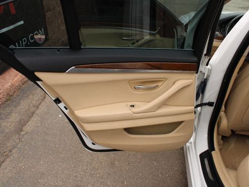 Used 2011 BMW 535i xDrive Sedan image 30