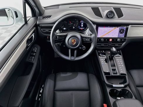Certified 2026 Porsche Macan AWD/4WD image 24