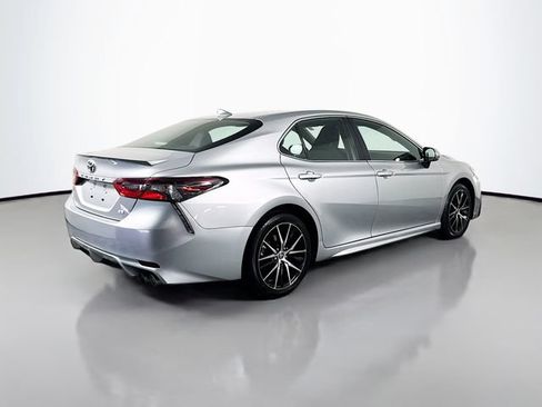 Used 2024 Toyota Camry SE FWD image 8