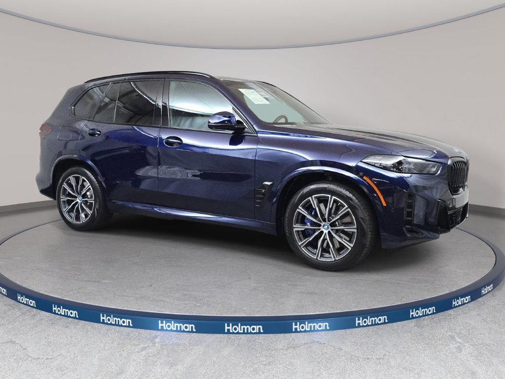 Used 2024 BMW X5 xDrive50e w/ M Sport Package AWD/4WD image 4
