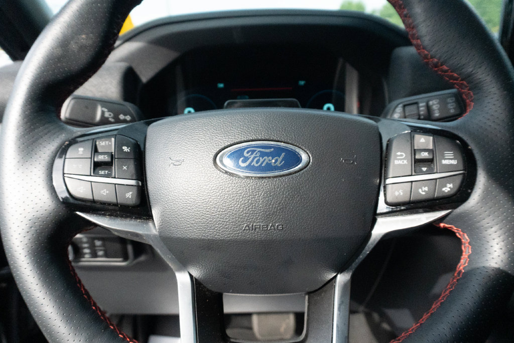 Used 2025 Ford Explorer ST-Line RWD image 26