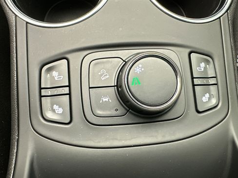 Certified 2024 GMC Terrain SLE w/ Driver Convenience Package FWD image 30