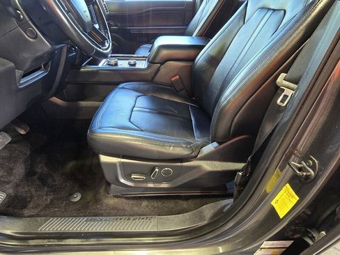 Used 2018 Ford Expedition Limited w/ Equipment Group 301A AWD/4WD image 11