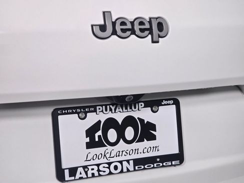 Used 2023 Jeep Grand Cherokee L Summit AWD/4WD image 14