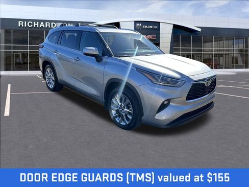 Used 2024 Toyota Highlander Limited image 8