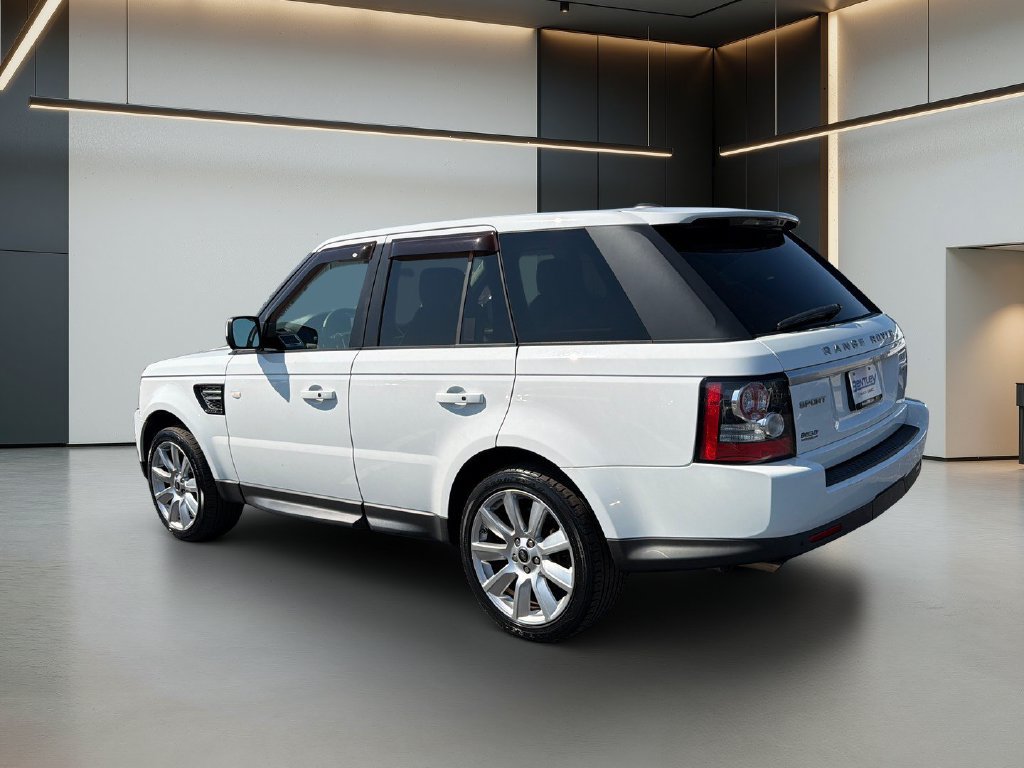 Used 2013 Land Rover Range Rover Sport HSE LUX AWD/4WD image 3