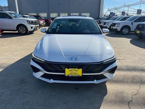 New 2026 Hyundai Elantra Limited FWD image 37