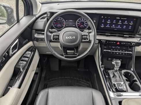 Certified 2022 Kia Carnival SX FWD image 23