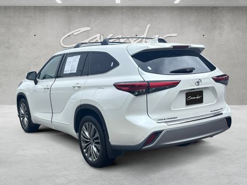Used 2020 Toyota Highlander Platinum image 16