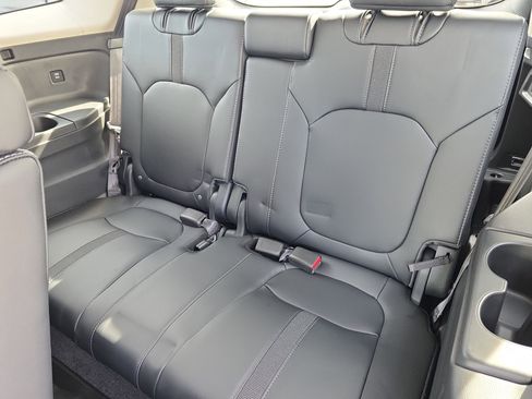 Used 2025 Honda Pilot EX-L image 35