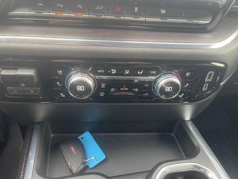 Used 2024 GMC Sierra 1500 SLT w/ SLT Premium Package image 29