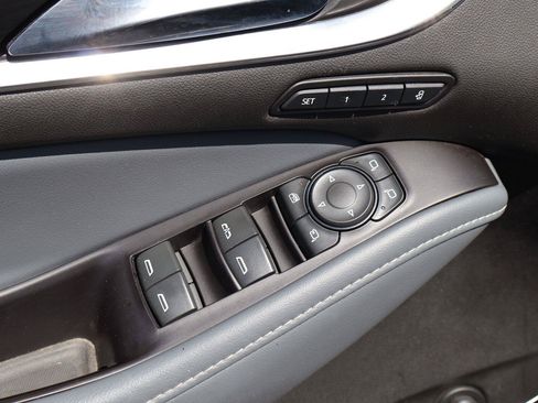 Used 2020 Buick Enclave Premium w/ Sun and Sites Package FWD image 25