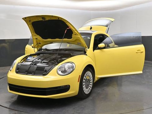 Used 2014 Volkswagen Beetle 2.5 FWD image 30