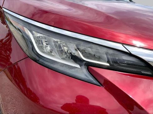 Used 2023 Toyota Sienna XLE FWD image 26