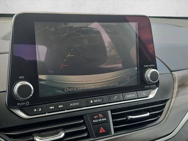 Used 2025 Nissan Altima 2.5 SV FWD image 14