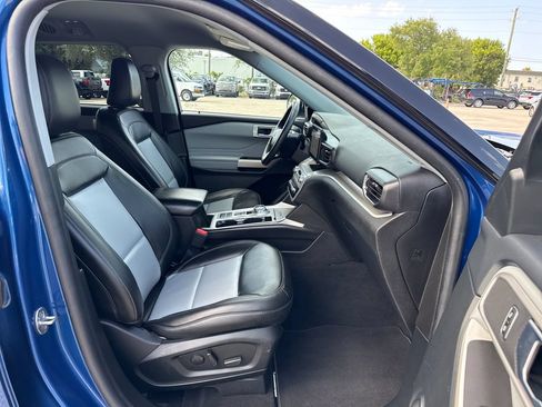 Used 2023 Ford Explorer XLT w/ Equipment Group 202A RWD image 27