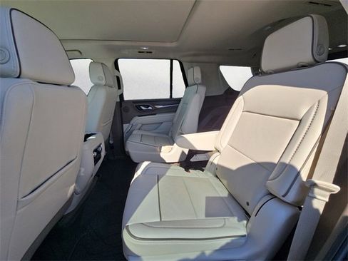 Used 2022 GMC Yukon Denali w/ Denali Premium Package image 13