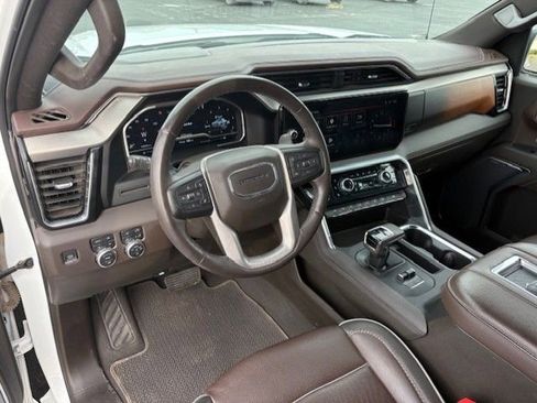 Used 2022 GMC Sierra 1500 Denali AWD/4WD image 9
