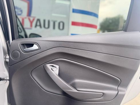Used 2017 Ford Escape SE w/ Equipment Group 201A FWD image 48