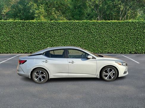 Used 2021 Nissan Sentra SV image 2