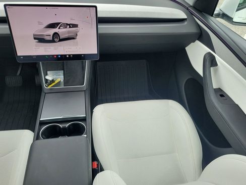 Used 2026 Tesla Model Y 2WD image 17