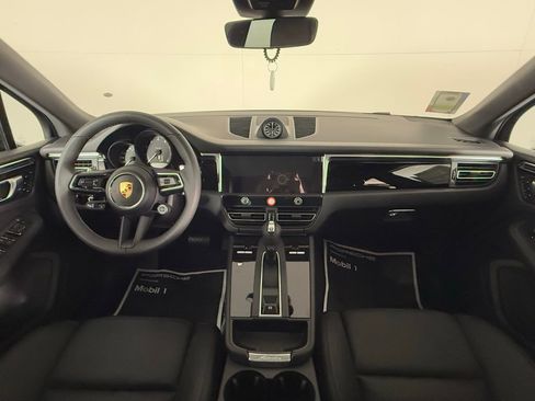 New 2026 Porsche Macan image 18