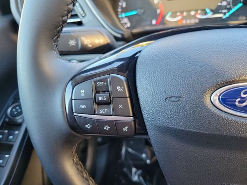 Used 2022 Ford Escape SEL image 16