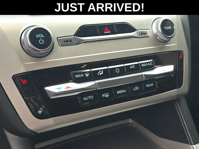 Used 2023 Ford Explorer XLT w/ Equipment Group 202A RWD image 17