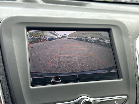 Used 2023 Chevrolet Equinox LS FWD image 13