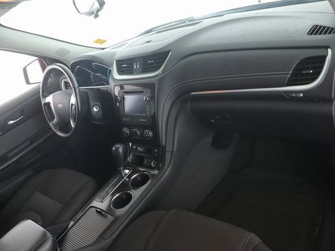 Used 2016 Chevrolet Traverse LT w/ Style and Technology Package image 27