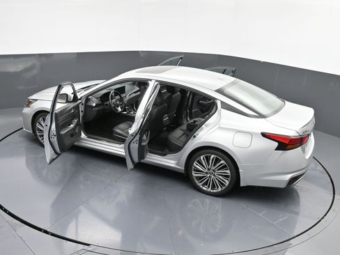 Used 2023 Nissan Altima 2.5 SL image 41