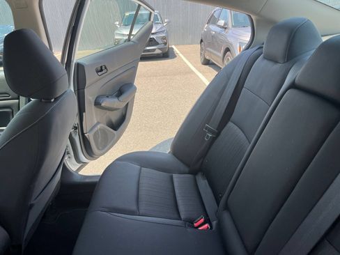 Used 2025 Nissan Altima 2.5 SV FWD image 35