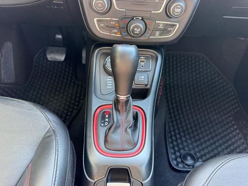 Used 2020 Jeep Compass Trailhawk AWD/4WD image 16