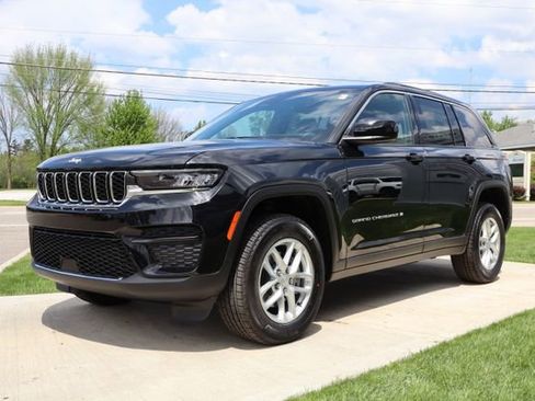 New 2026 Jeep Grand Cherokee Laredo AWD/4WD image 6