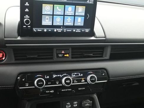 Used 2025 Honda Pilot EX-L image 11