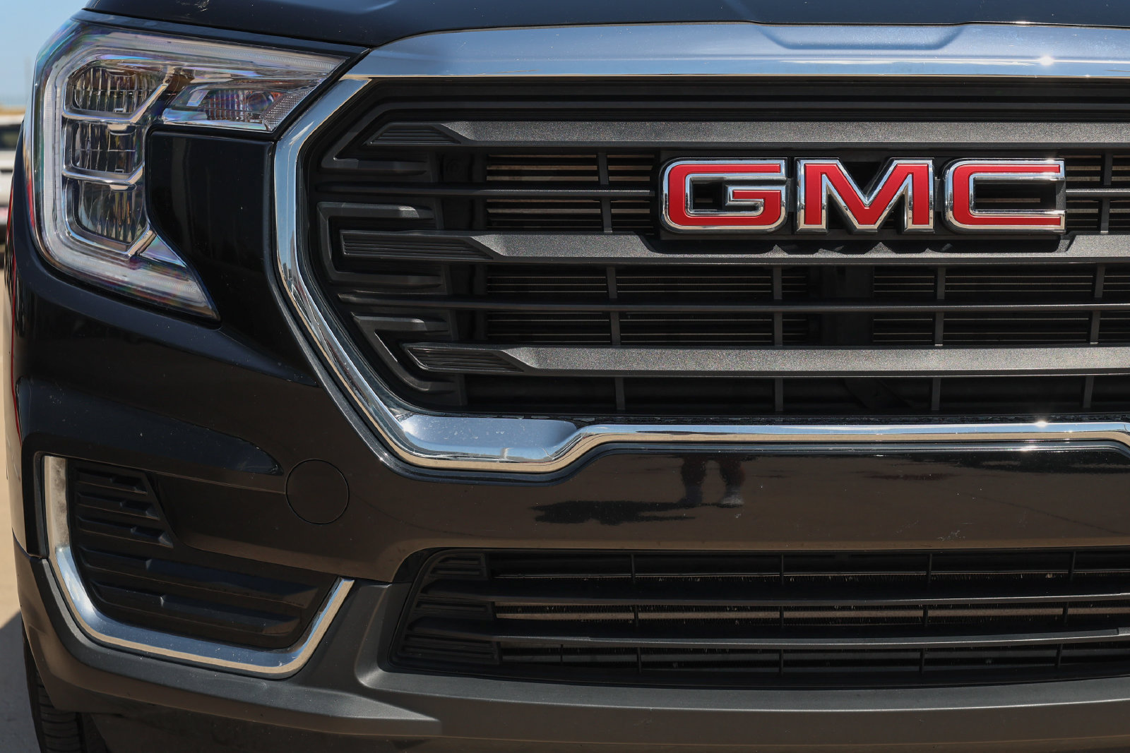 Used 2024 GMC Terrain SLE AWD/4WD image 9