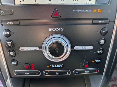 Used 2019 Ford Explorer Sport image 16