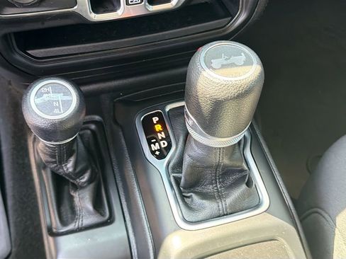 Used 2023 Jeep Wrangler Unlimited Sport AWD/4WD image 25